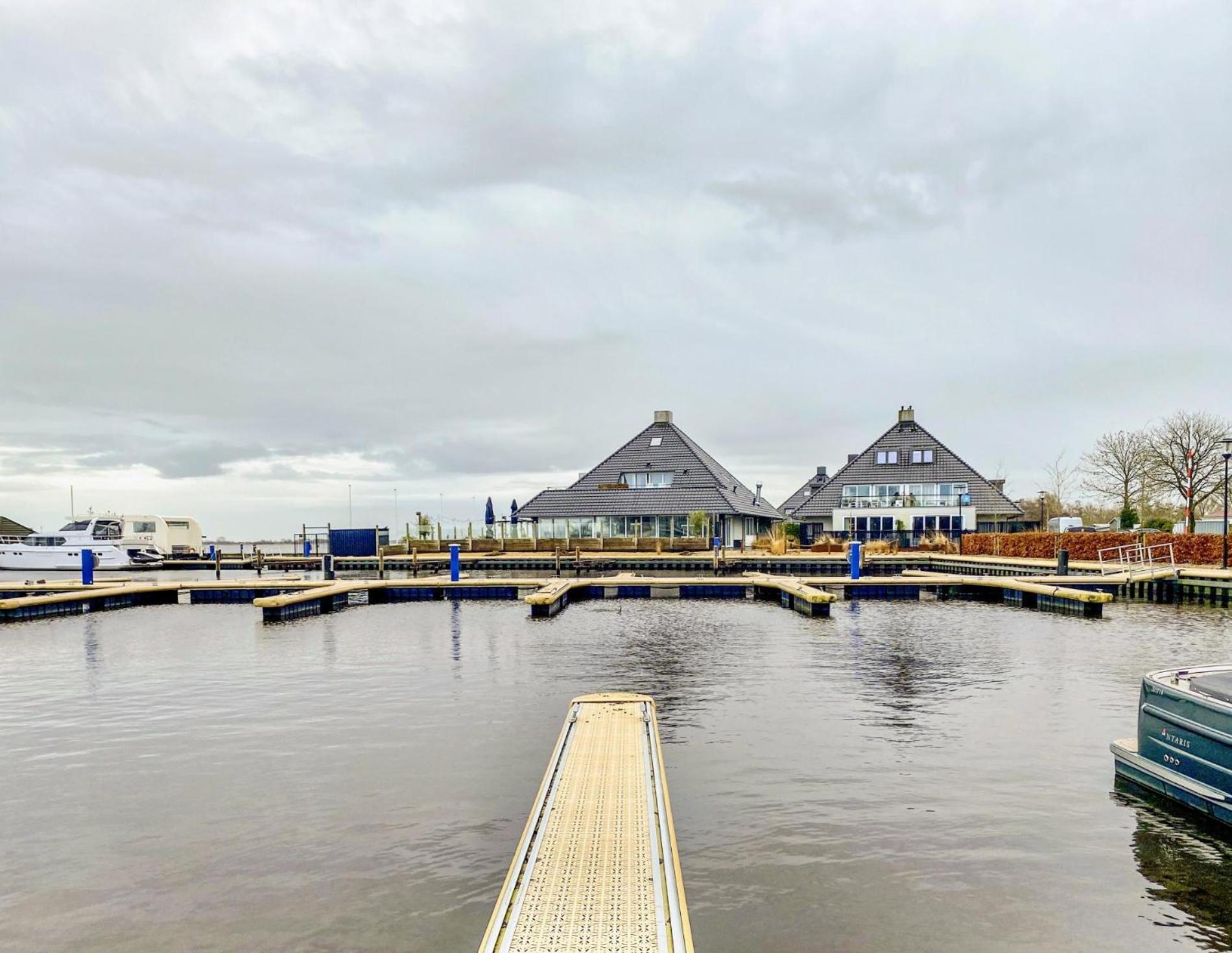 Houseboat Blue Sneekermeer Offingawier Bagian luar foto