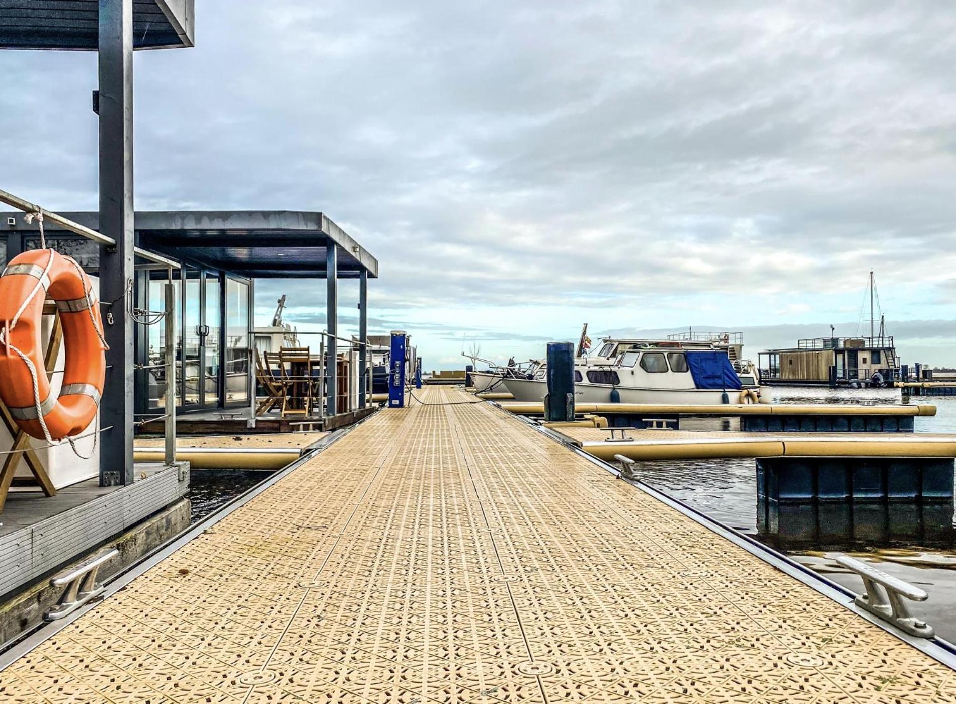 Houseboat Blue Sneekermeer Offingawier Bagian luar foto